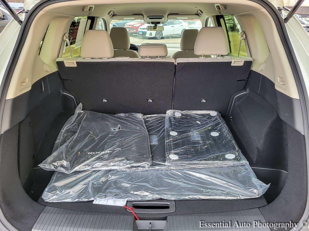 Certified Used 2023 Pearl White Tricoat Nissan SV image 18