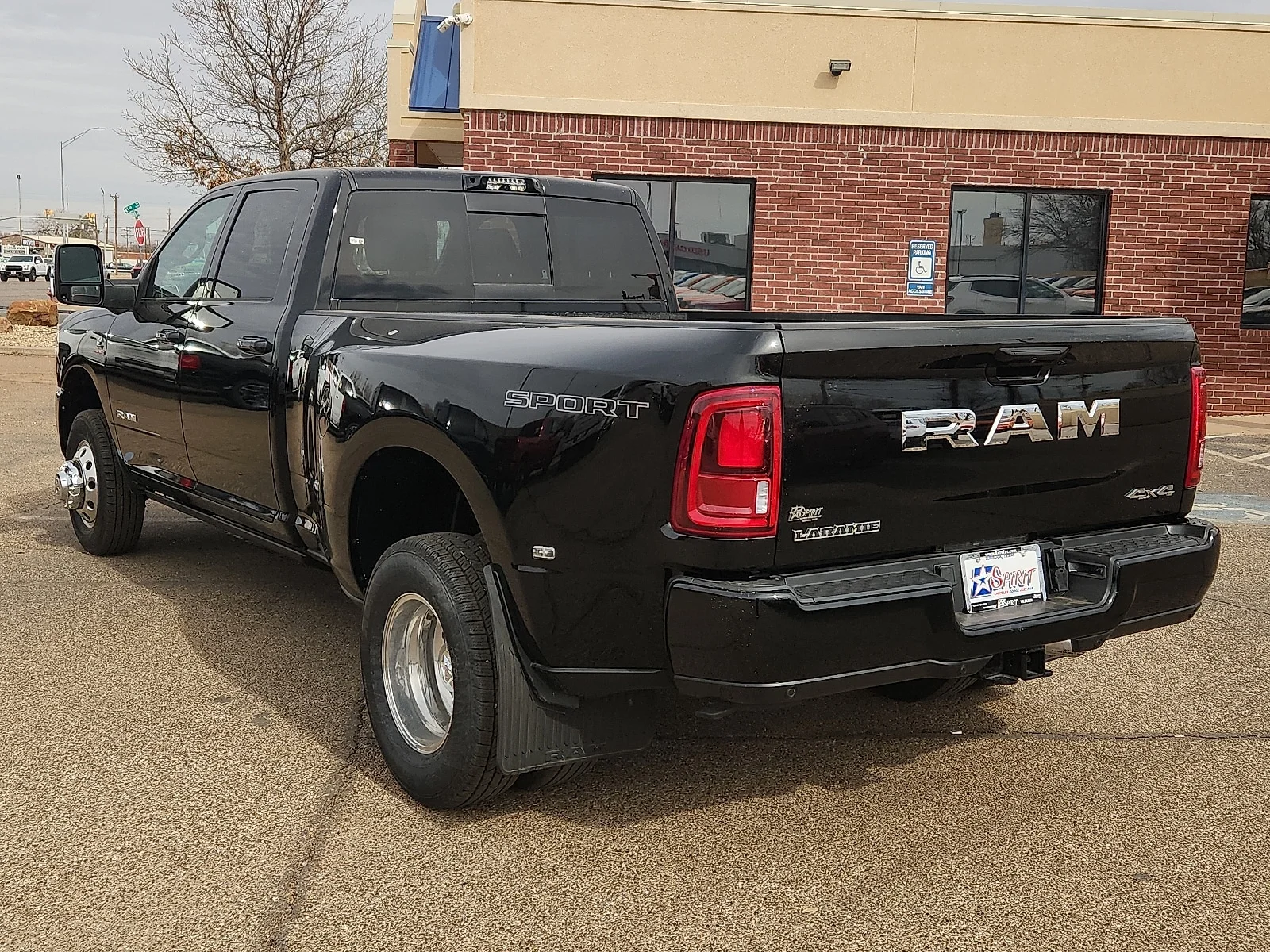New 2026 PXJ Diamond Bla Ram LARAMIE CREW CAB 4X4 8