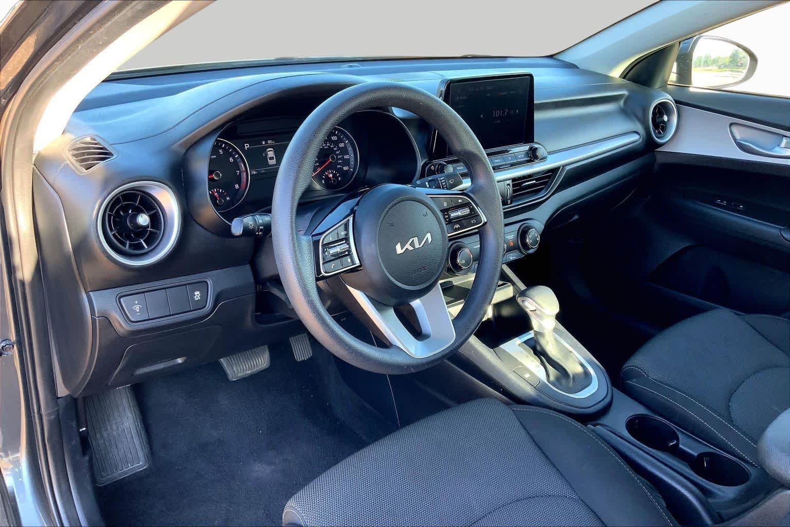 Used 2024 Gravity Gray Kia LXS image 17