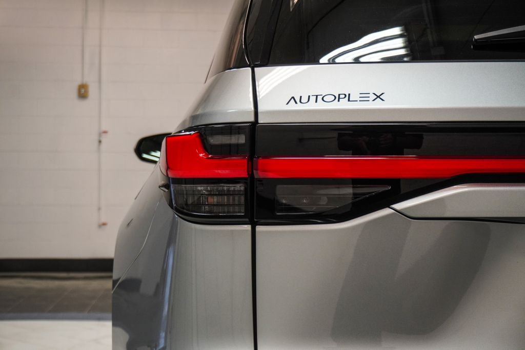 Used 2024 Silver Lexus 350 Luxury image 39