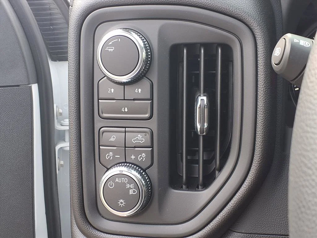 2025 GMC Sierra 3500HD Pro - Photo 12