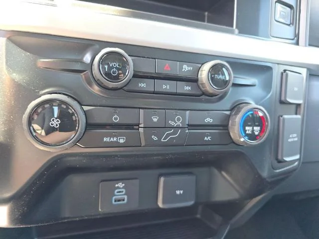 2025 Ford F-350 Super Duty XLT - Photo 58