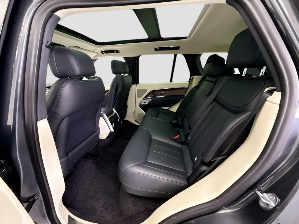 Used 2023 Carpathian Gray Premium Metallic Land Rover SE image 20