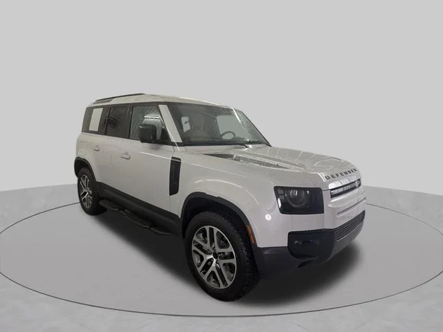 New 2026 Borasco Gray Metallic Land Rover S image 3