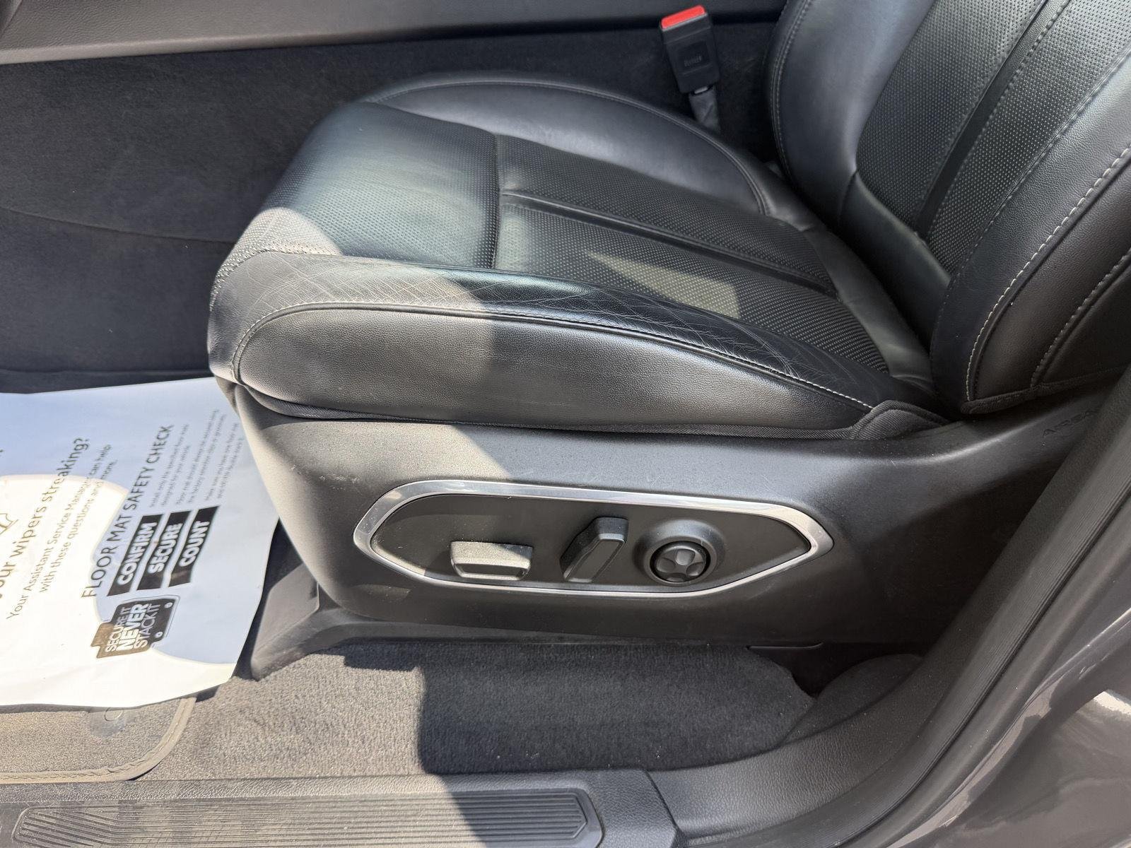 Used 2022 Baltic Gray Metallic Clearcoat Jeep Series I image 11