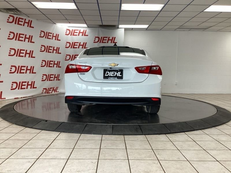 Used 2018 White Chevrolet LS image 6