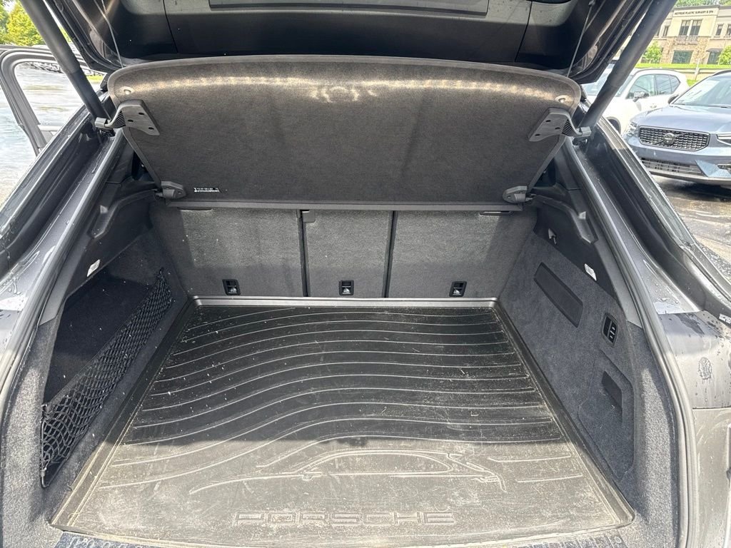 Used 2024 Quartzite Grey Metallic Porsche Base image 18