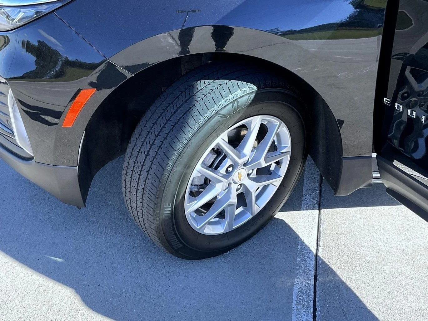 2024 Chevrolet Equinox LT - Photo 25