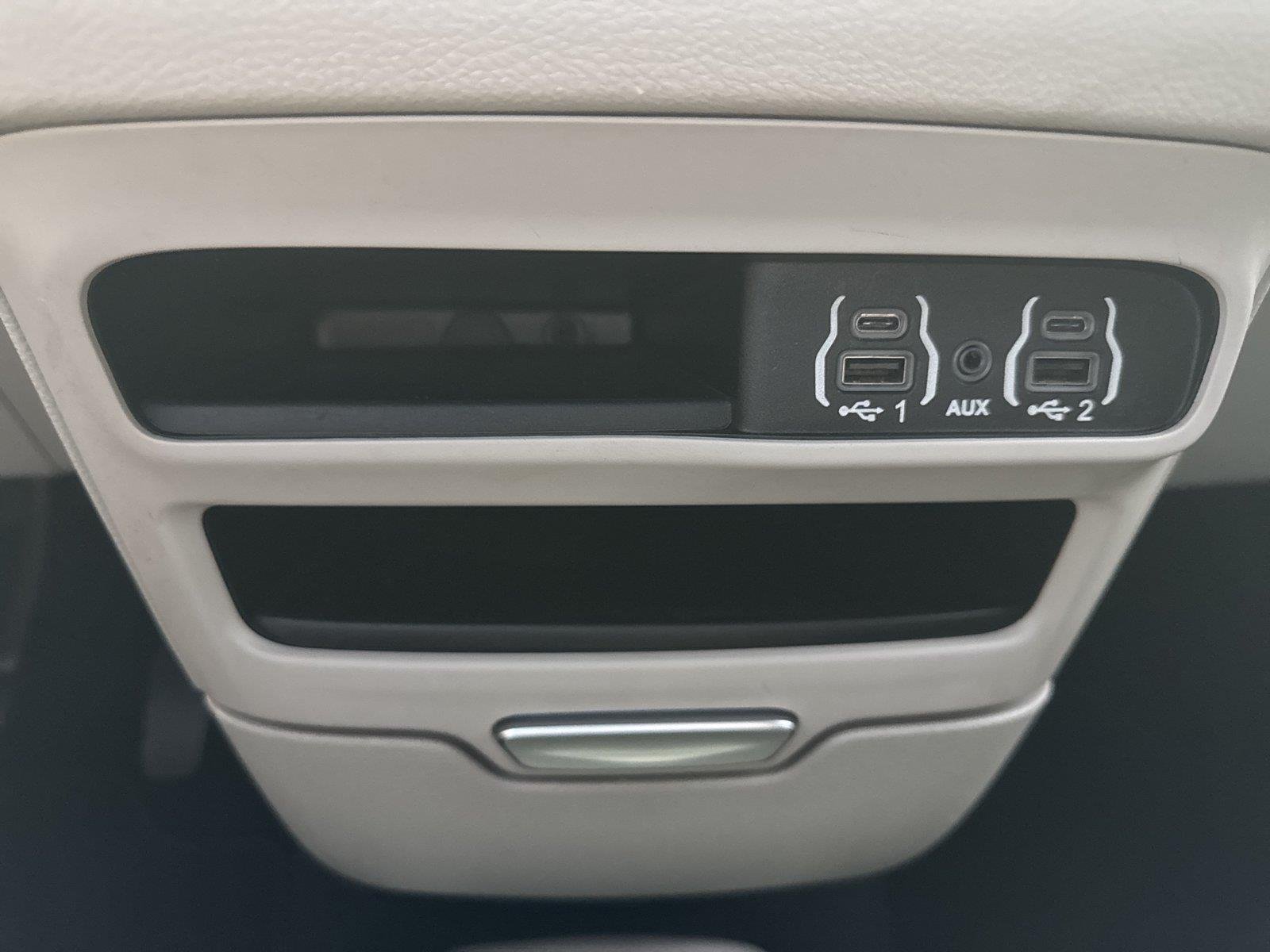 Used 2022 Bright White Clearcoat Chrysler LX image 28