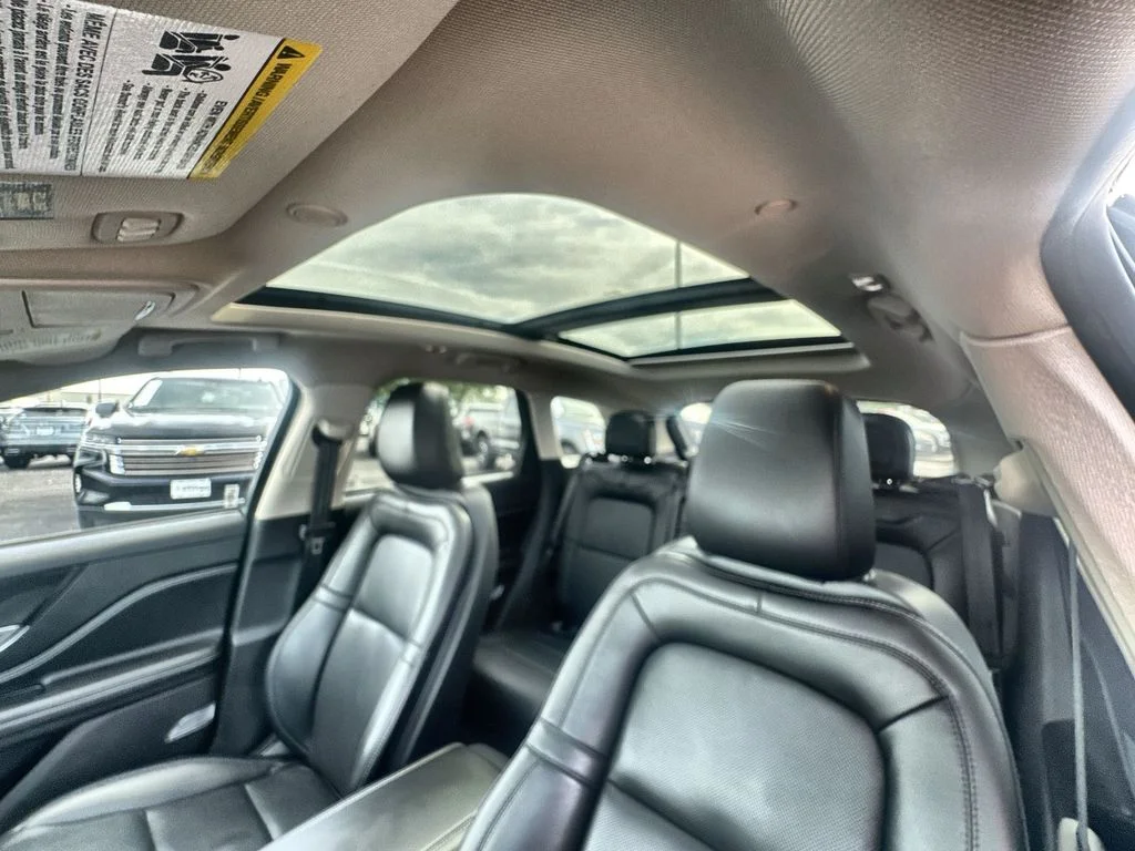 Used 2023 Black Lincoln Reserve image 16