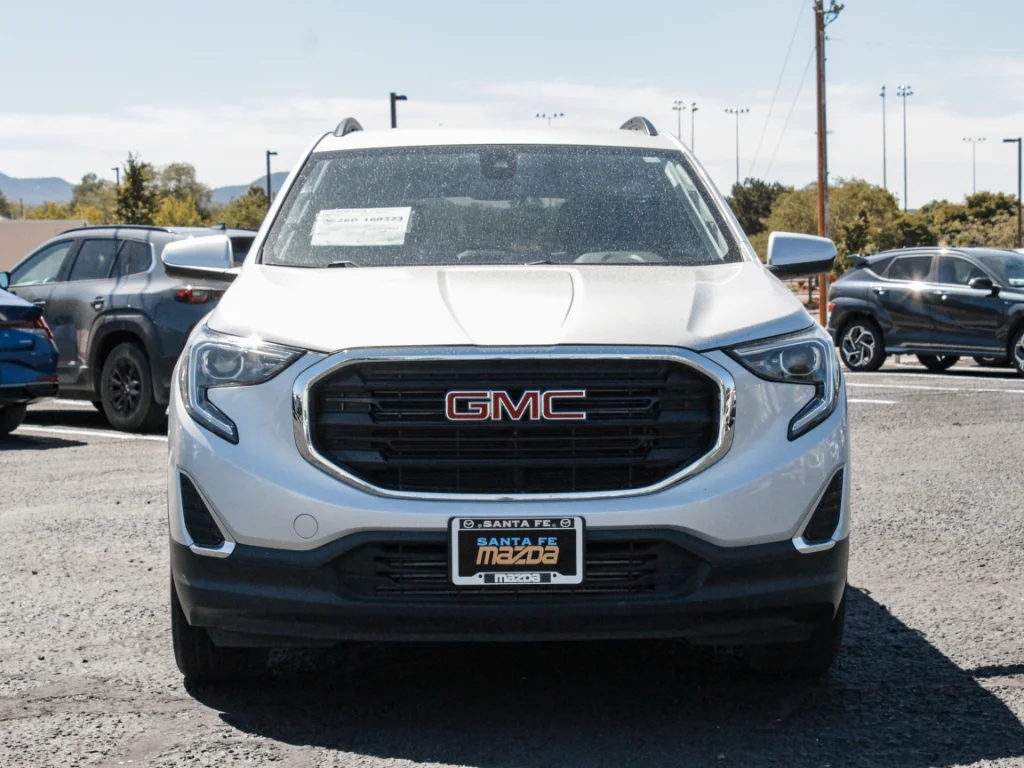 Used 2020 Quicksilver Metallic GMC SLE image 2