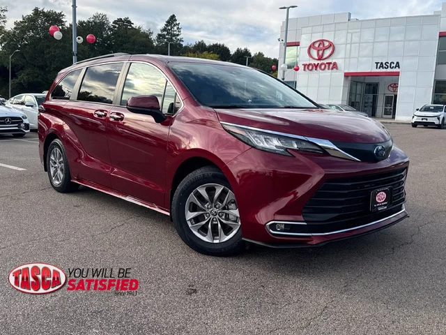 2023 Toyota Sienna XLE
