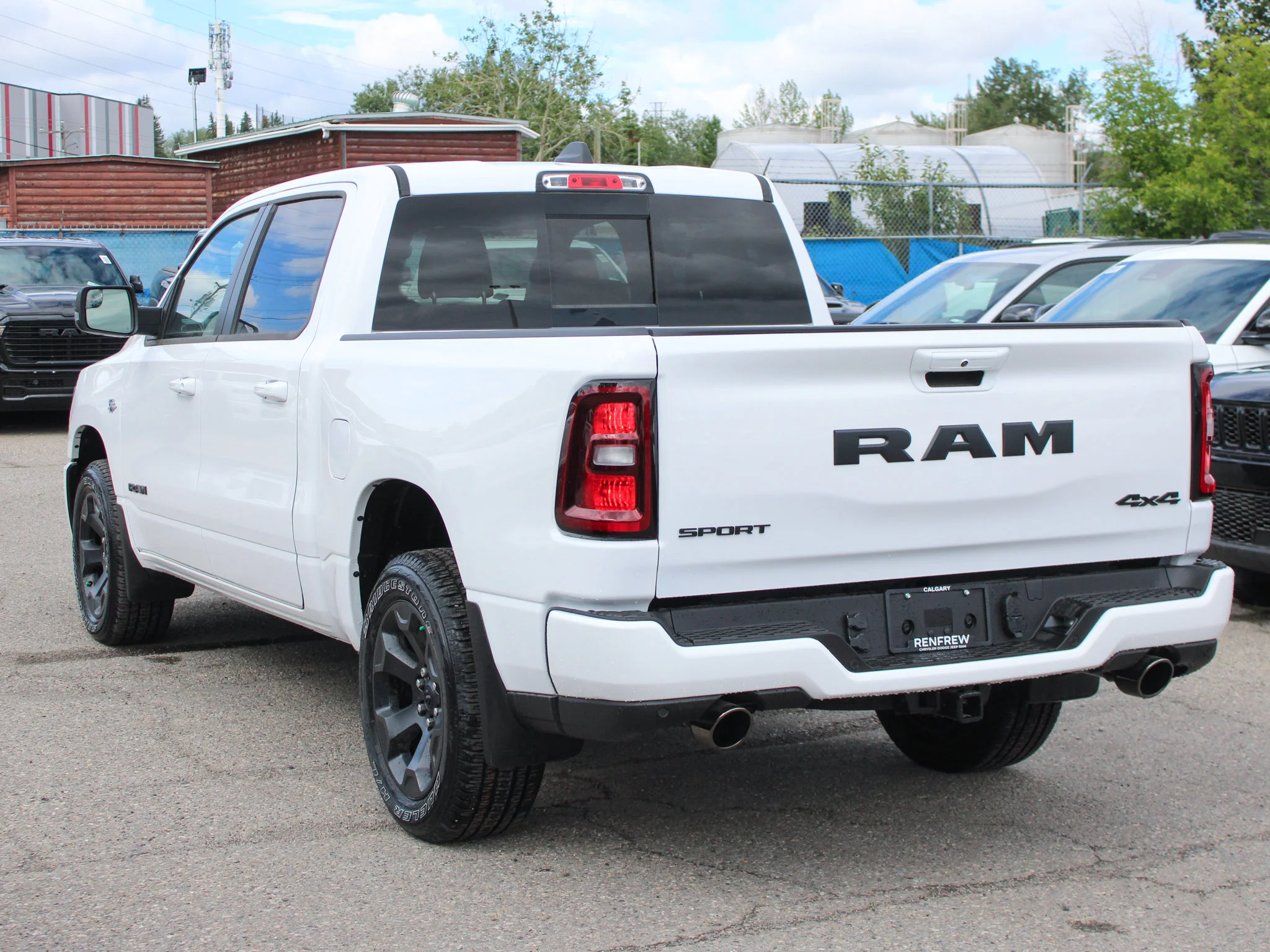 New 2026 White RAM Sport* HEMI V8 image 3