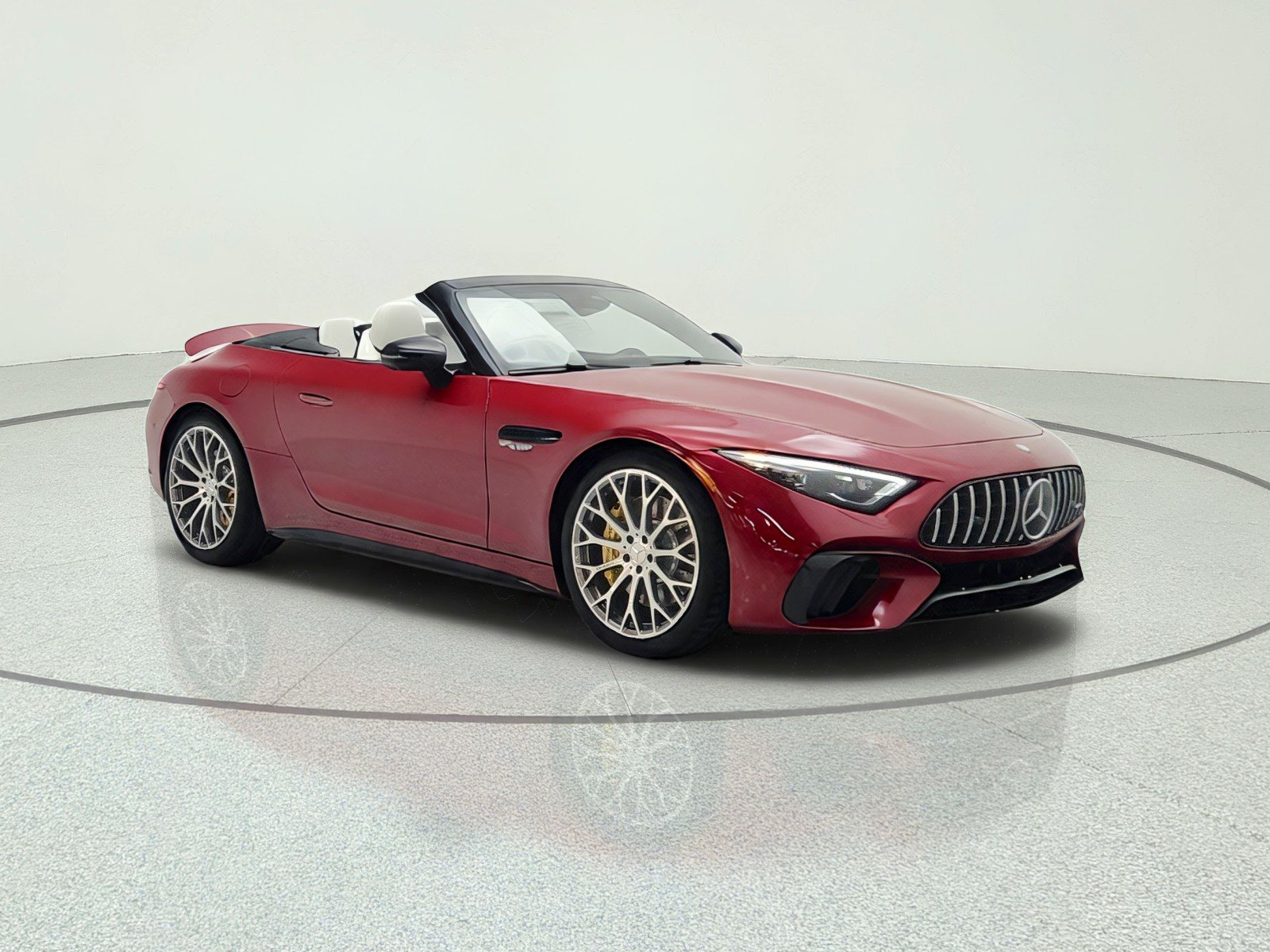 New 2027 MANUFAKTUR Patagonia Red Metallic Mercedes-Benz AMG® SL 63 Roadster image 3