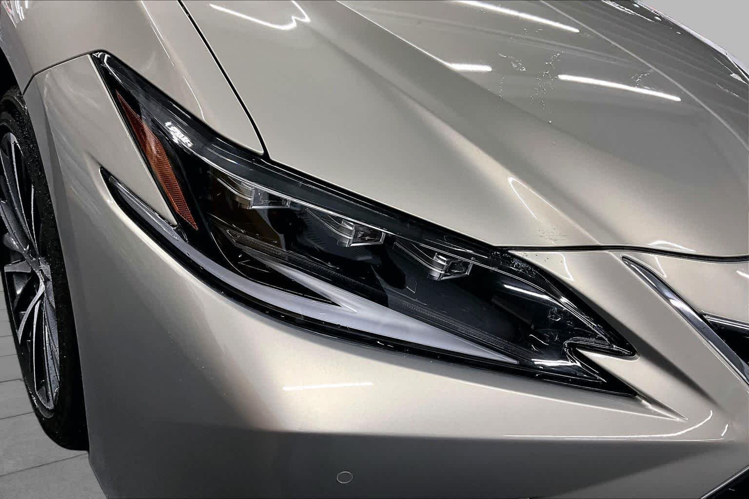 Certified Used 2024 Moonbeam Beige Metallic Lexus  image 28
