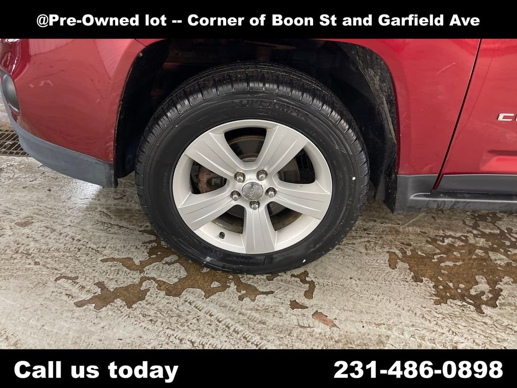 Used 2014 Red Jeep Sport image 10