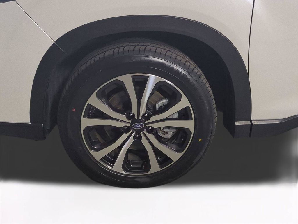 2023 Subaru Forester Limited - Photo 10