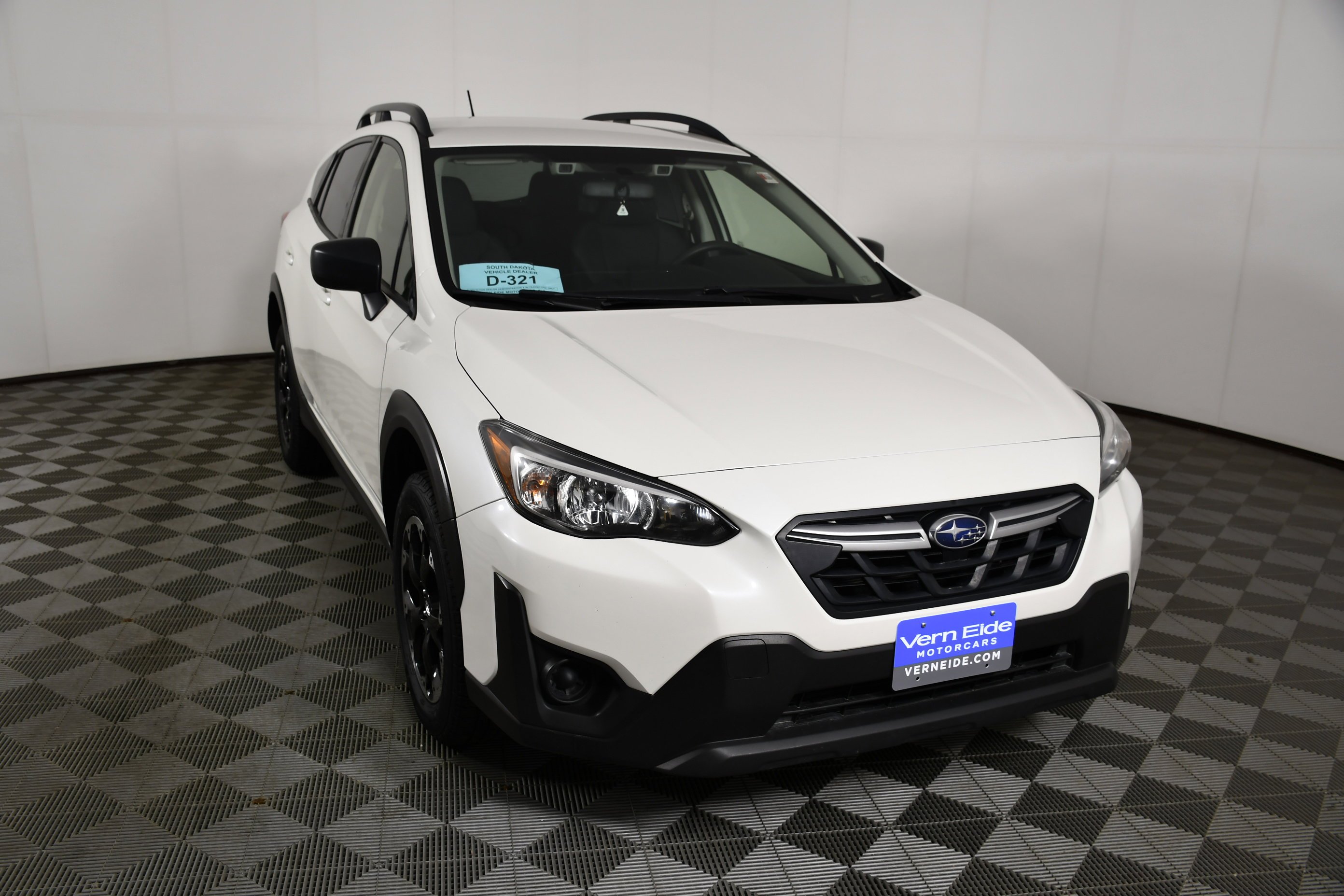 Used 2023 Crystal White Pearl Subaru Base image 3