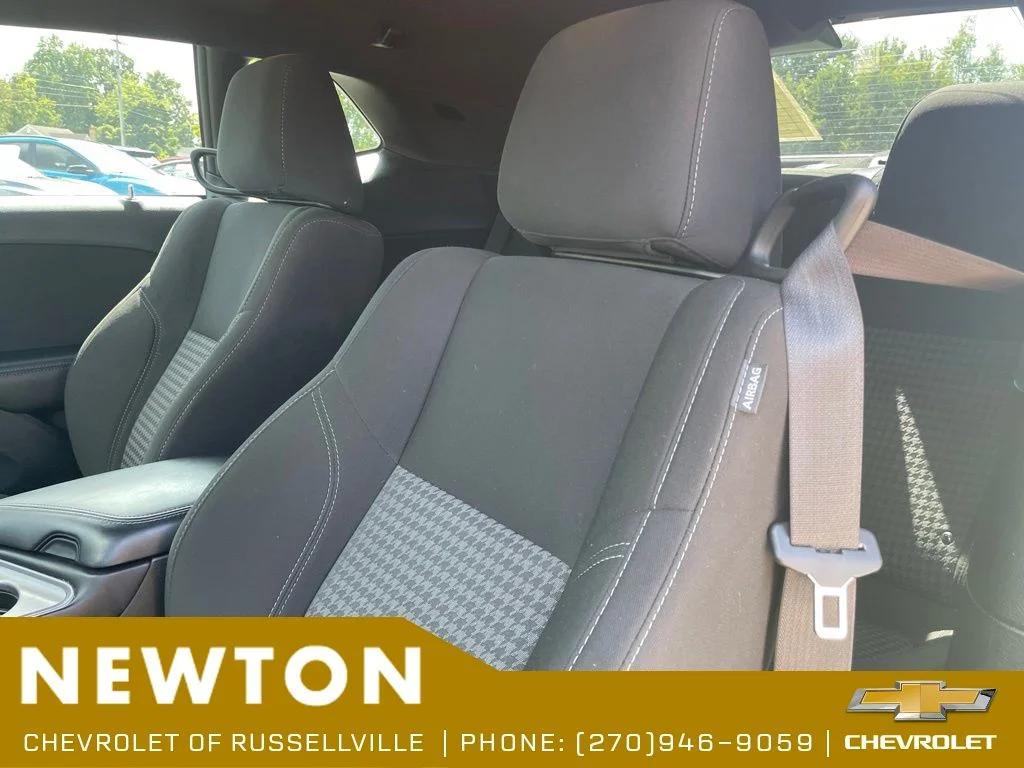 Used 2023 Sublime Metallic Dodge SXT image 5