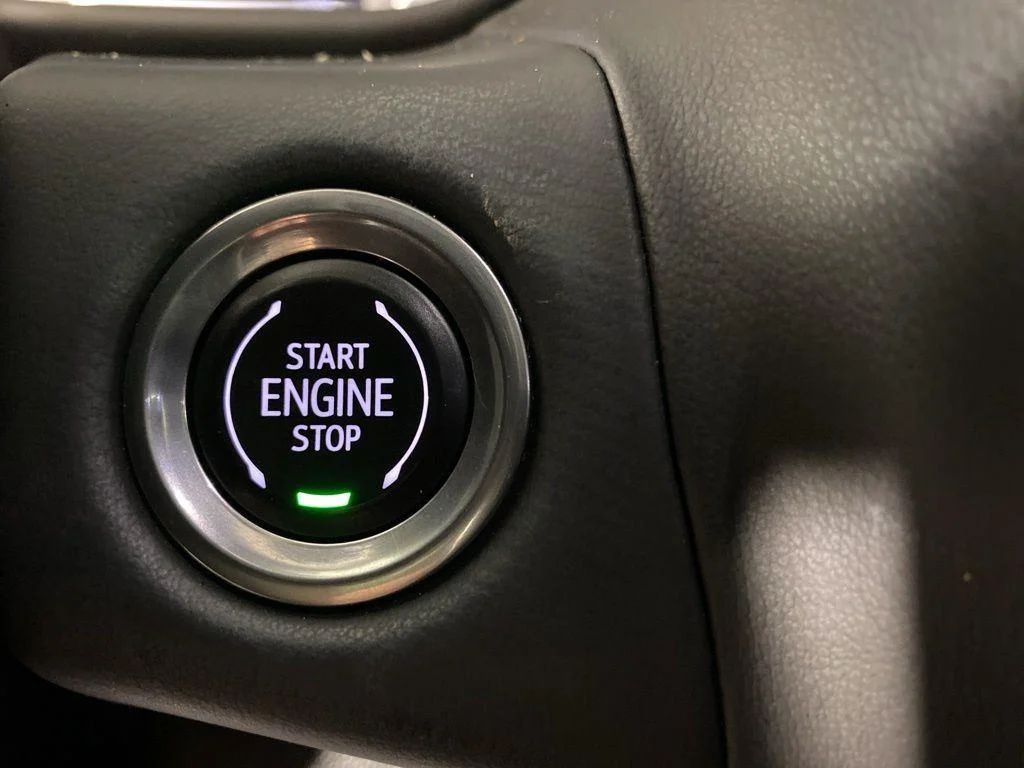 Used 2023 Summit White GMC 4WD AT4 image 7