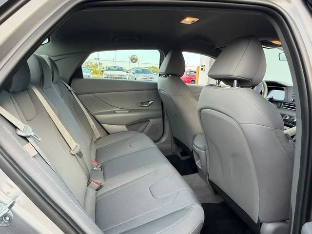 Used 2024 Metal Hyundai SE image 14