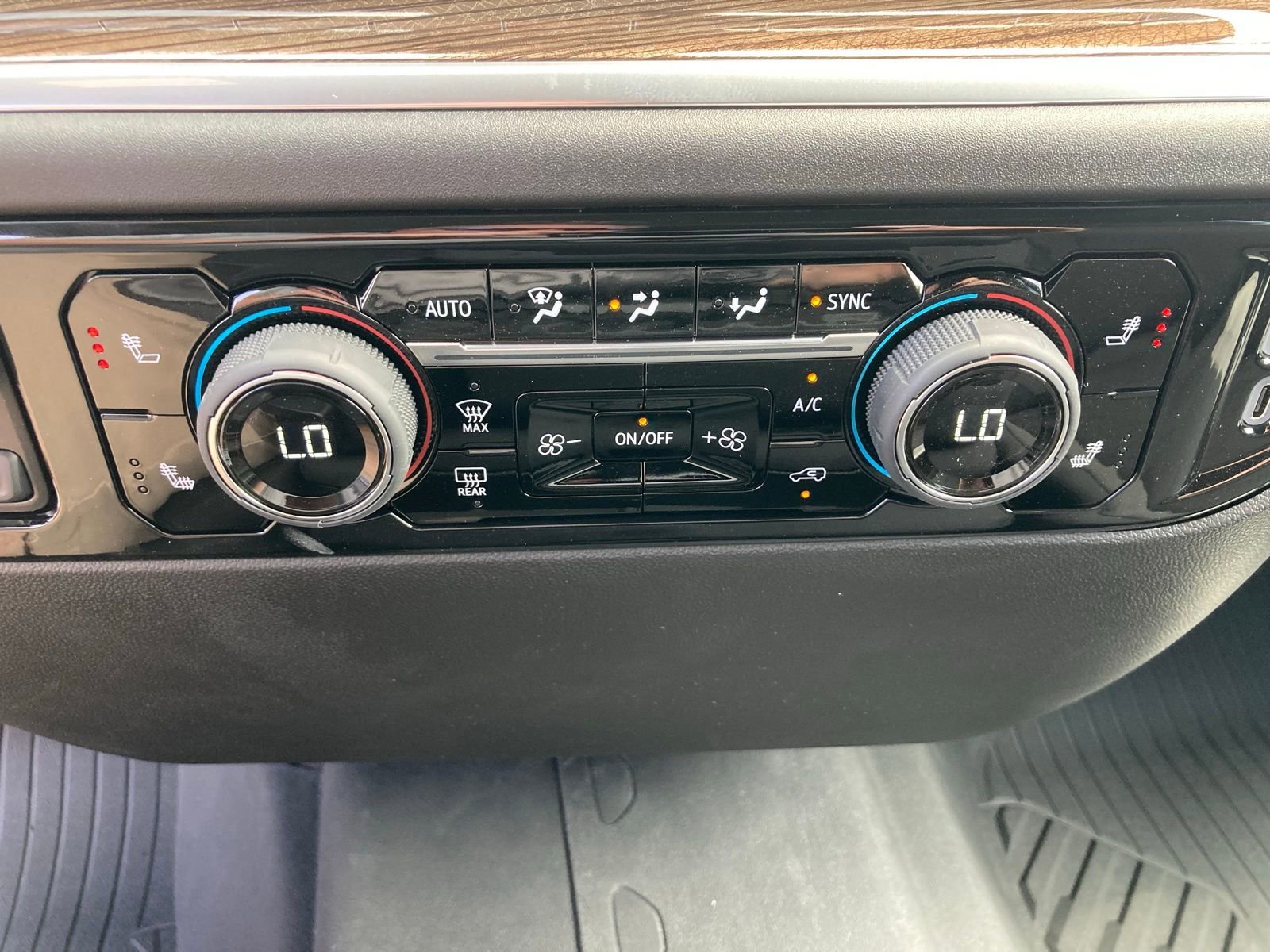 2025 Chevrolet Silverado 1500 LT - Photo 29