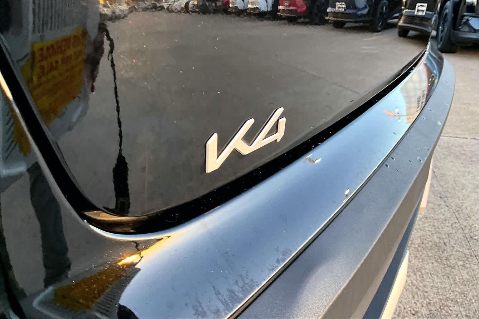 Used 2025 Aurora Black Pearl Kia LXS image 30