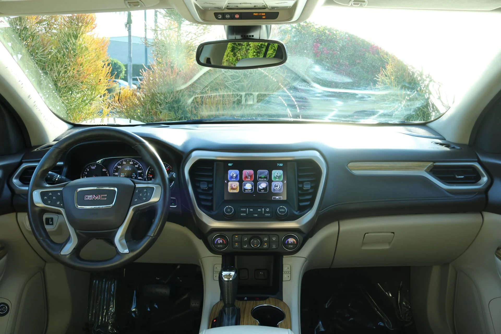 Used 2017 White GMC Denali image 7