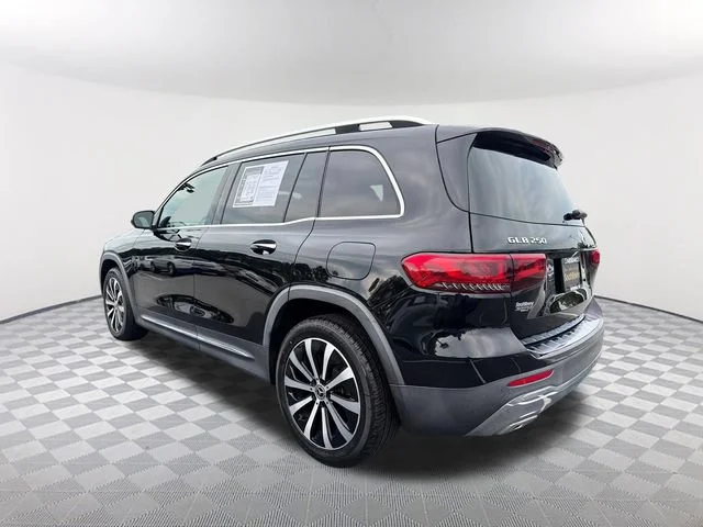 Used 2022 Black Mercedes-Benz GLB 250 image 7