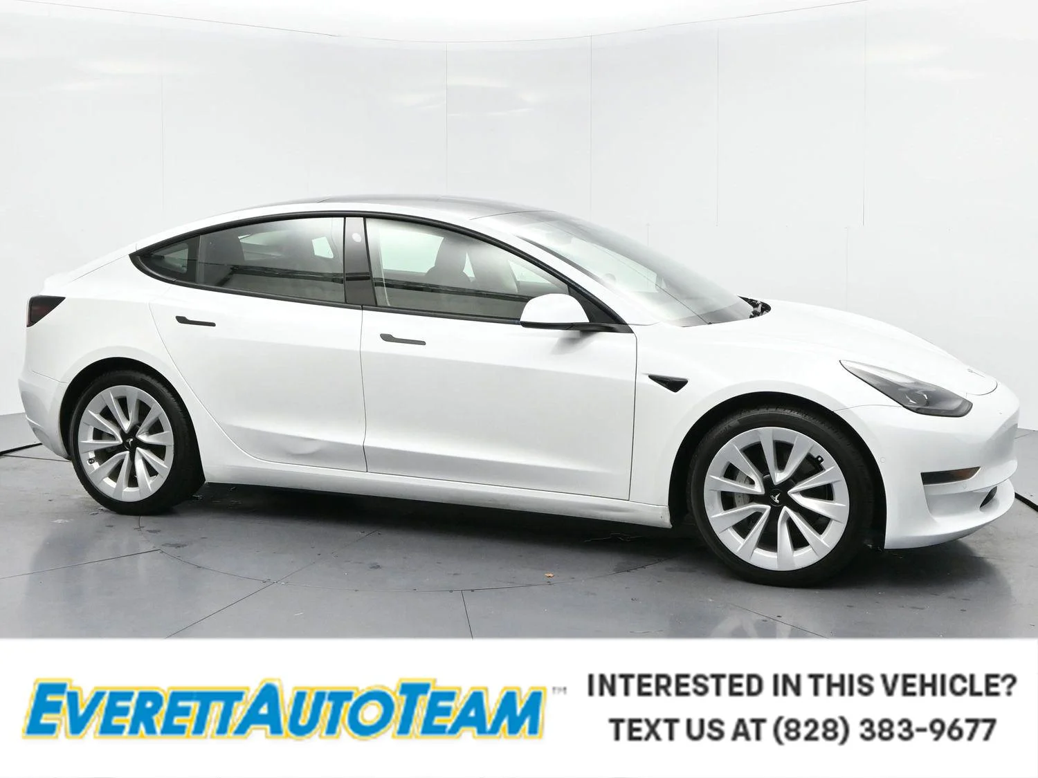Used 2022 Pearl White Multi-Coat Tesla Base image 1