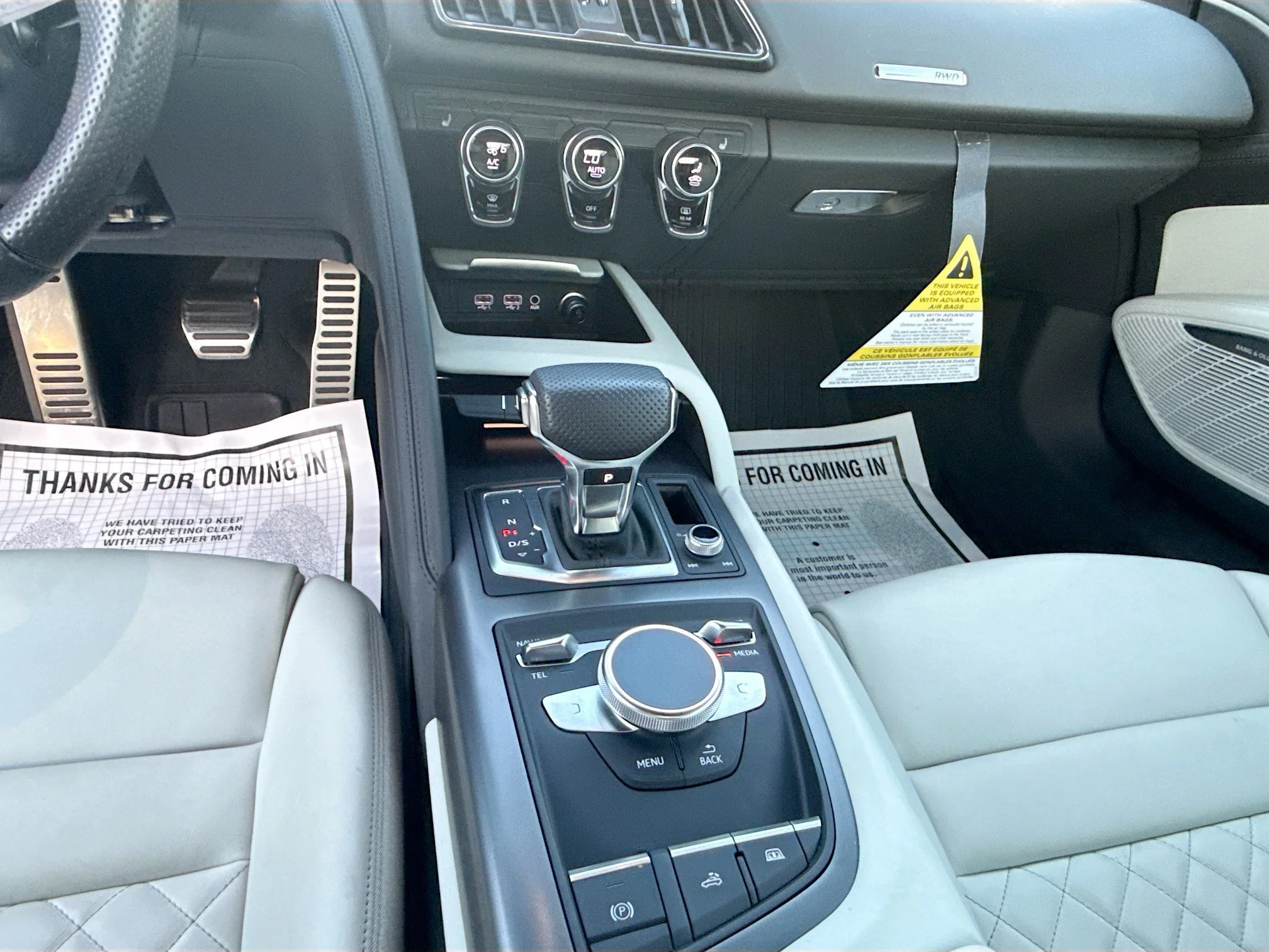 Used 2023 Suzuka Gray Metallic Audi V10 performance image 18