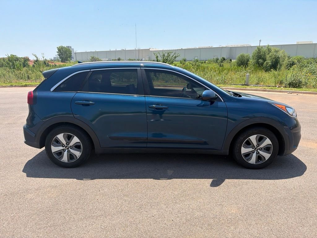 Used 2019 Deep Cerulean Kia LX image 4