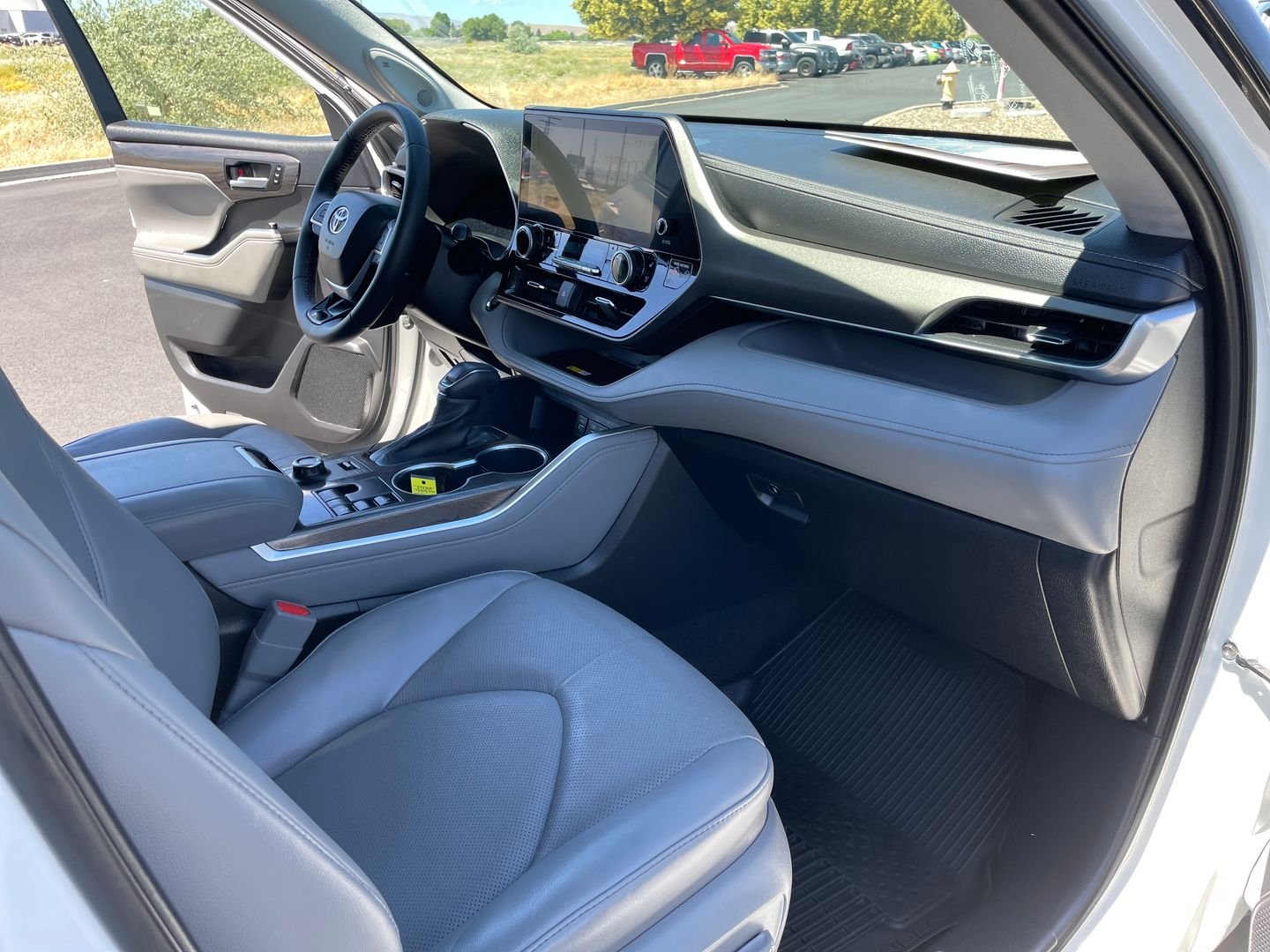 Used 2023 Beige Toyota Limited image 18