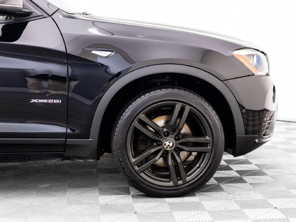 Used 2016 Black BMW xDrive28i image 31