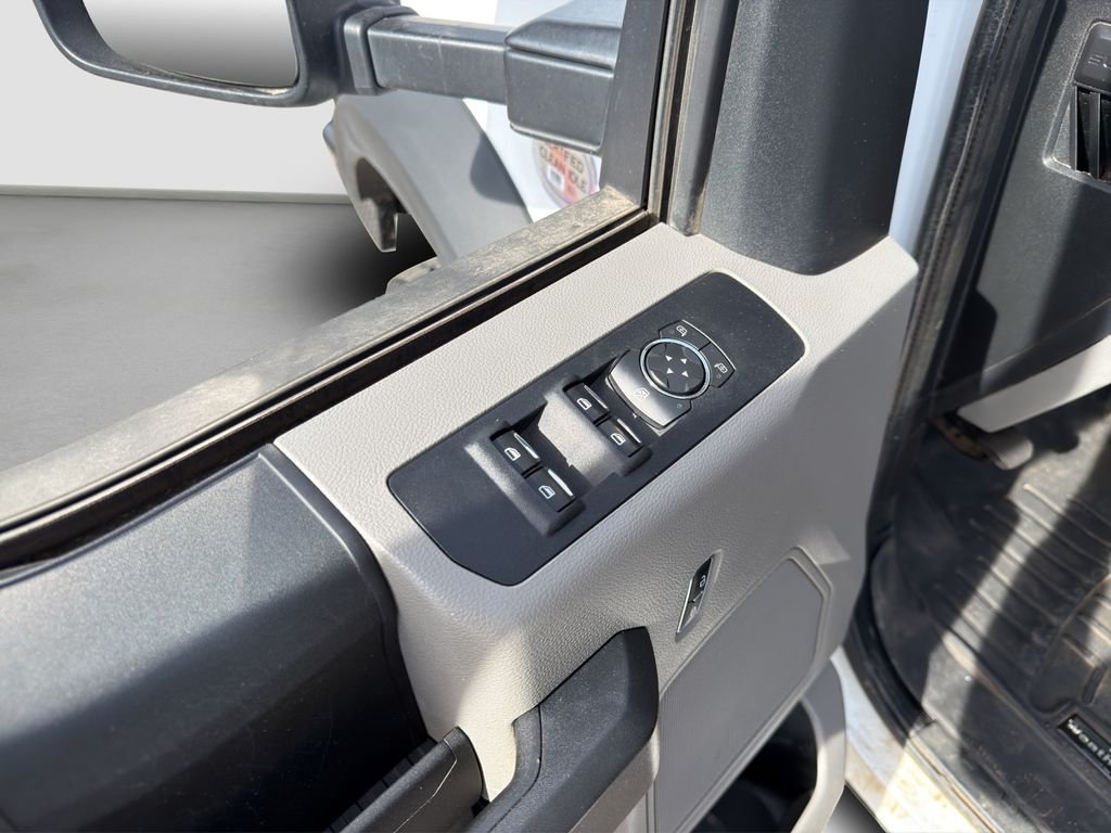 Used 2020 White Ford XL image 26