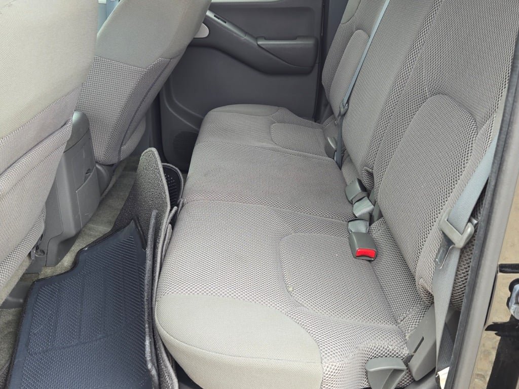 Used 2015 Black Nissan SV image 17