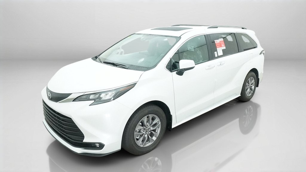 New 2026 Wind Chill Pearl Toyota XLE image 2