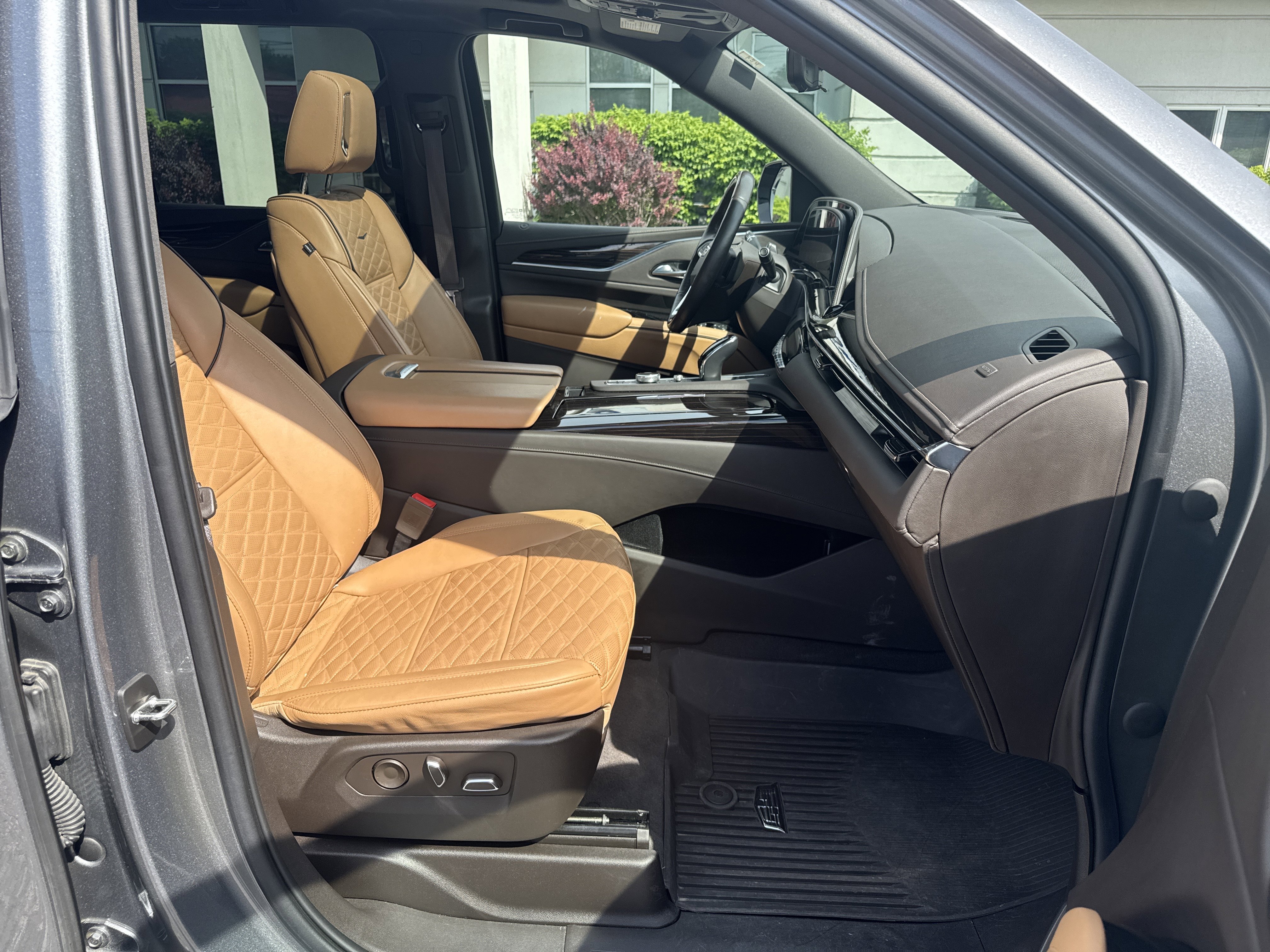 Used 2022 Satin Steel Metallic Cadillac Sport image 10