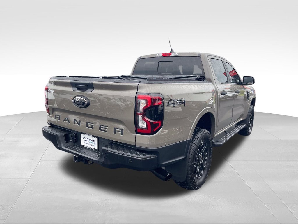 Used 2025 Green Ford XLT image 5