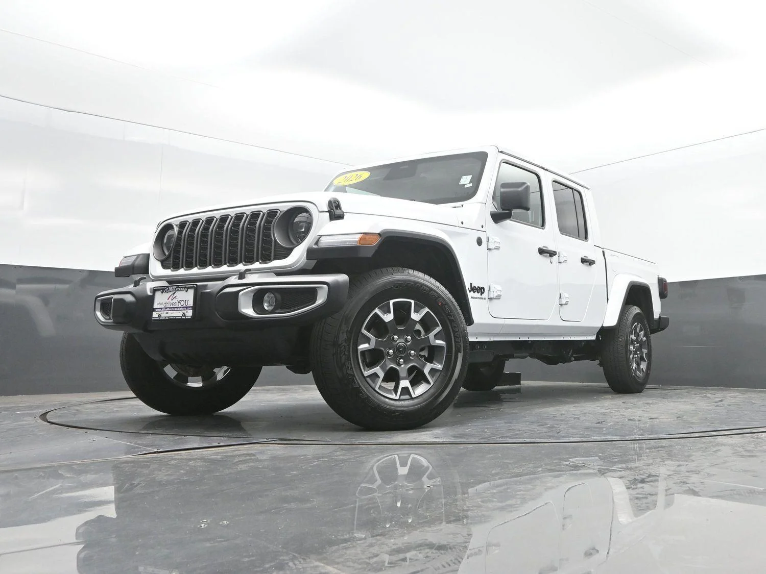 New 2026 Bright White Clear-Coat Exterior Paint Jeep Sahara image 43