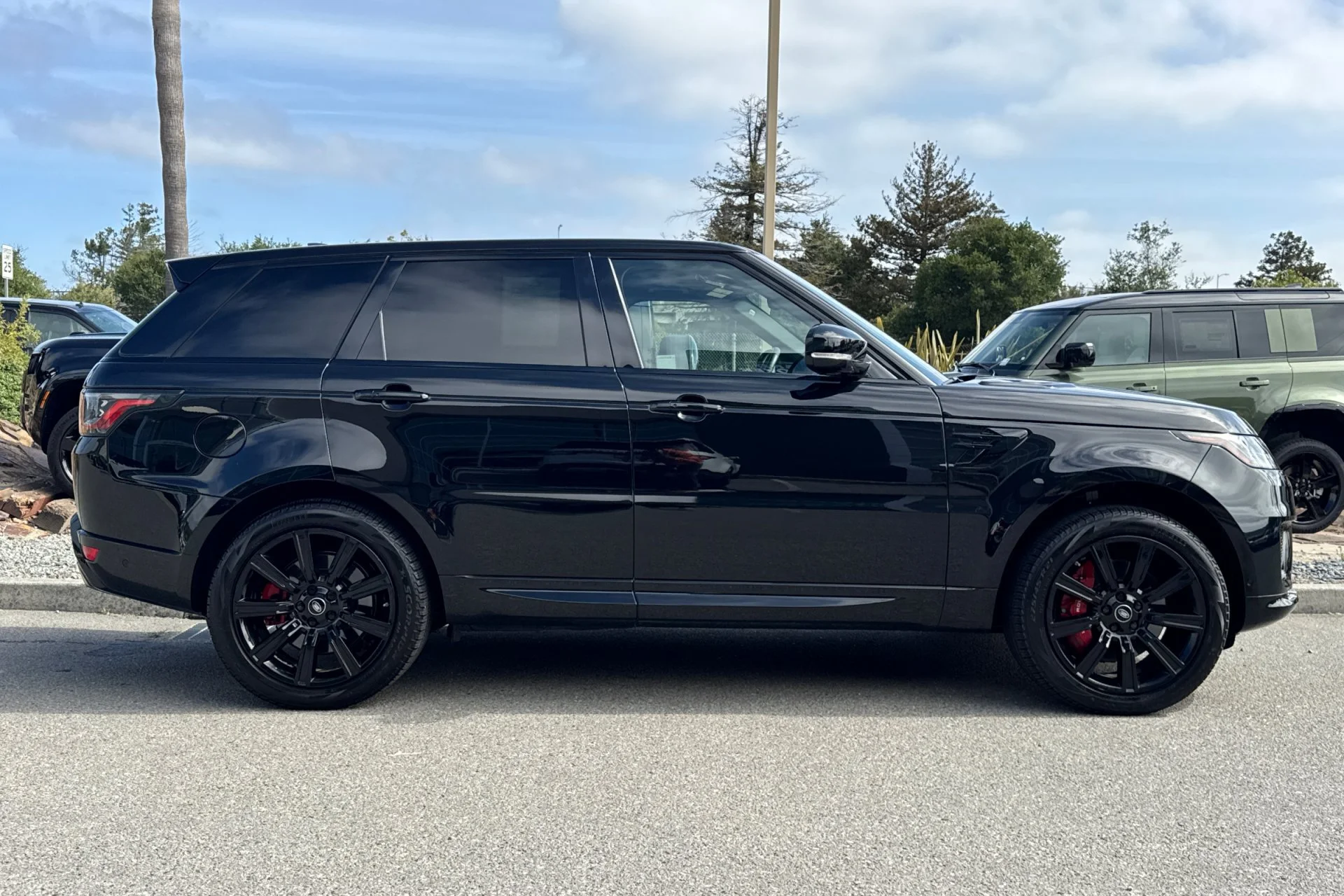 Used 2021 Santorini Black Metallic Land Rover HSE Dynamic image 8