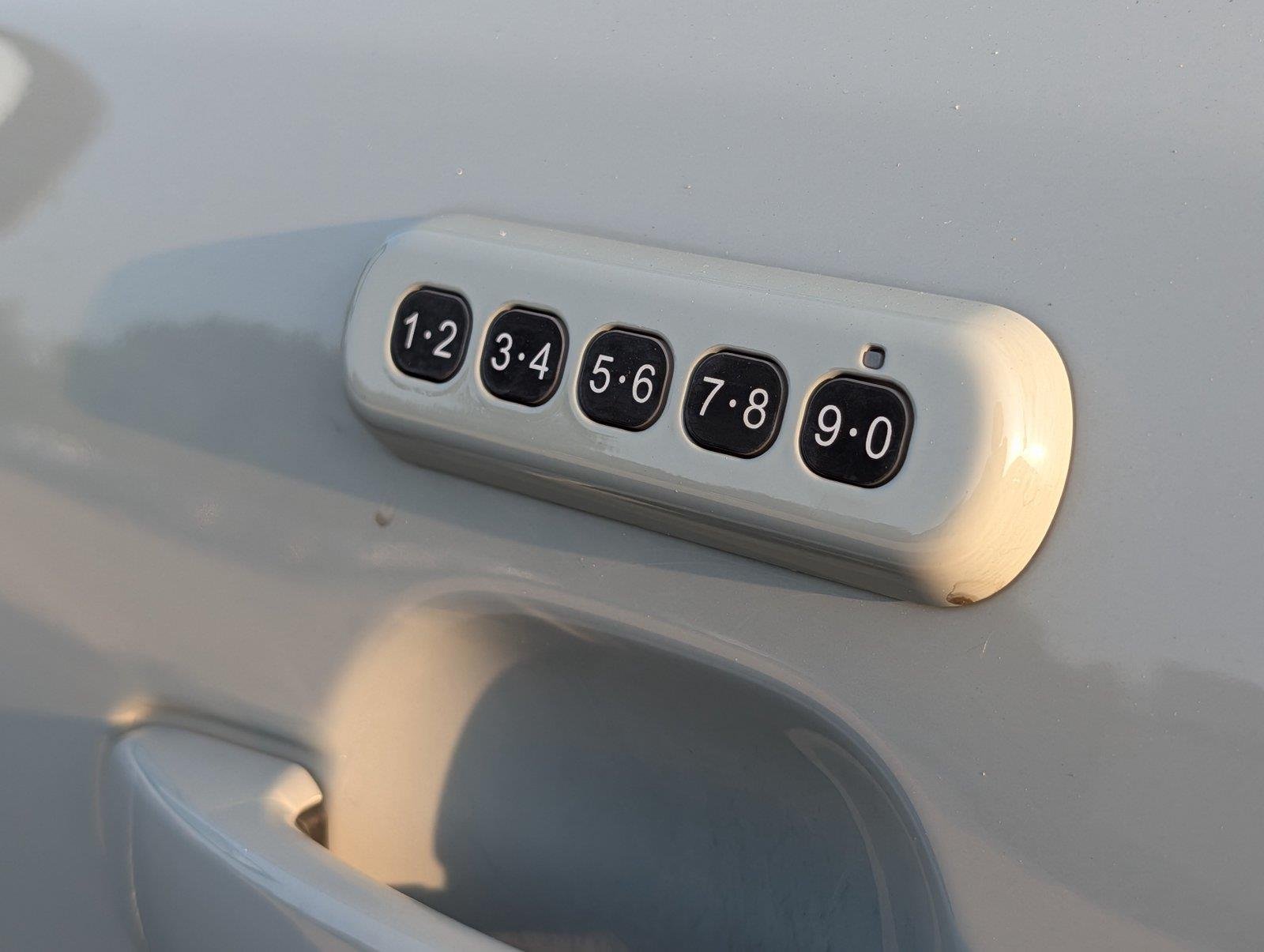 Used 2022 Cactus Gray Ford LARIAT image 34