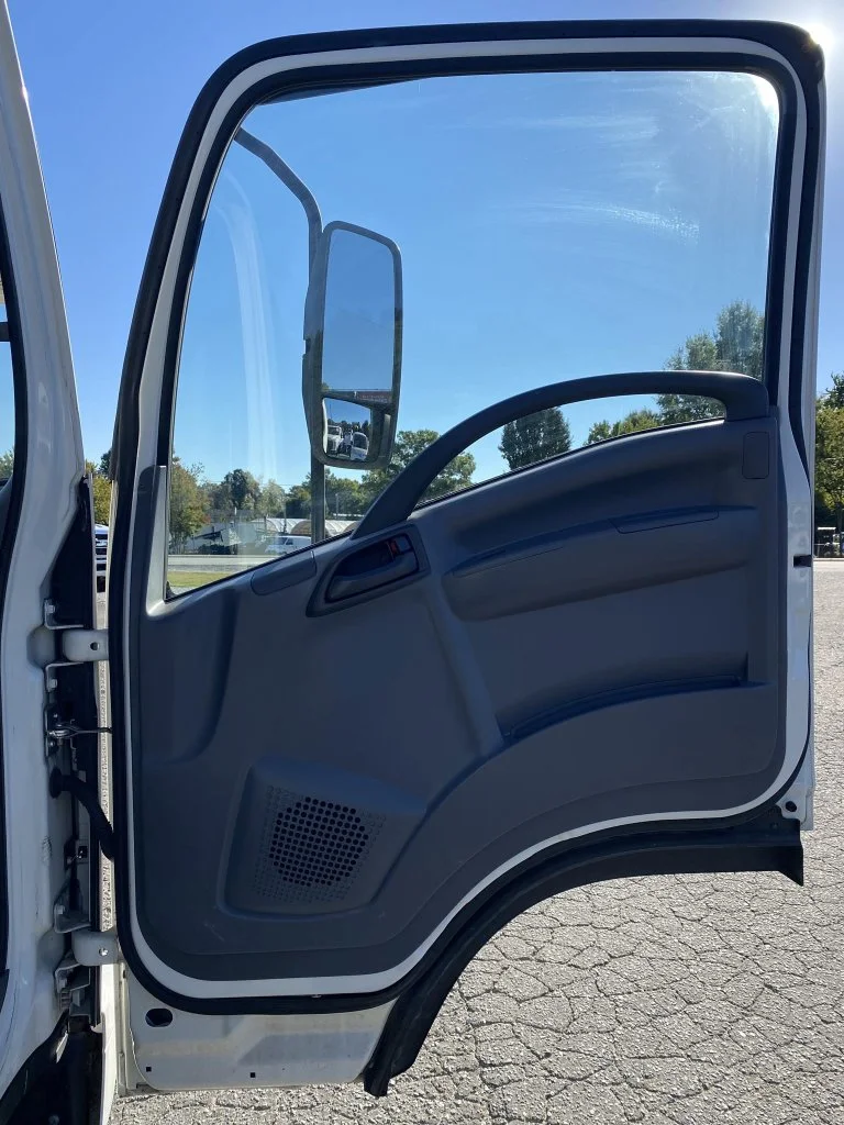Used 2019  Isuzu Rollback image 34