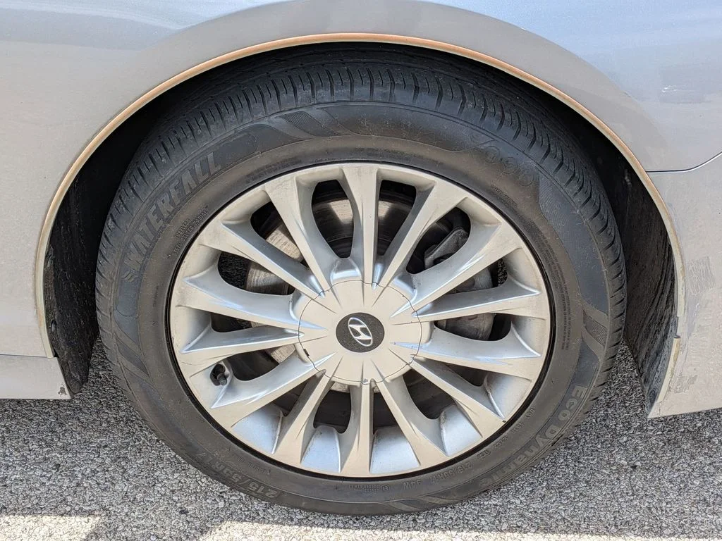 Used 2015 Gray Hyundai Limited image 9