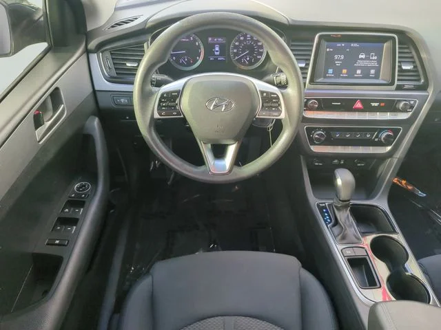 Used 2019 Black Hyundai SE image 14