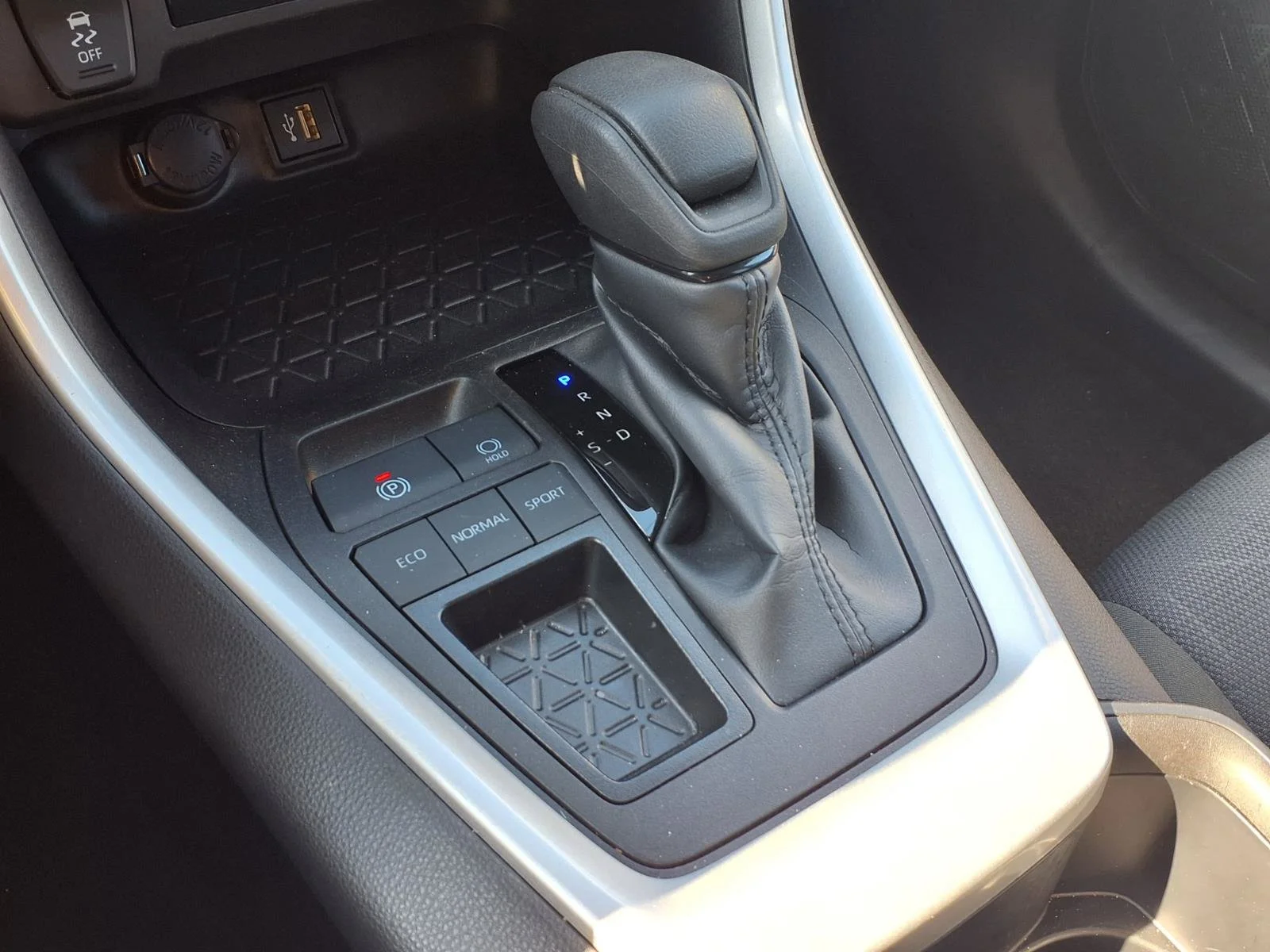 Certified Used 2025 Ice Cap Toyota XLE image 13