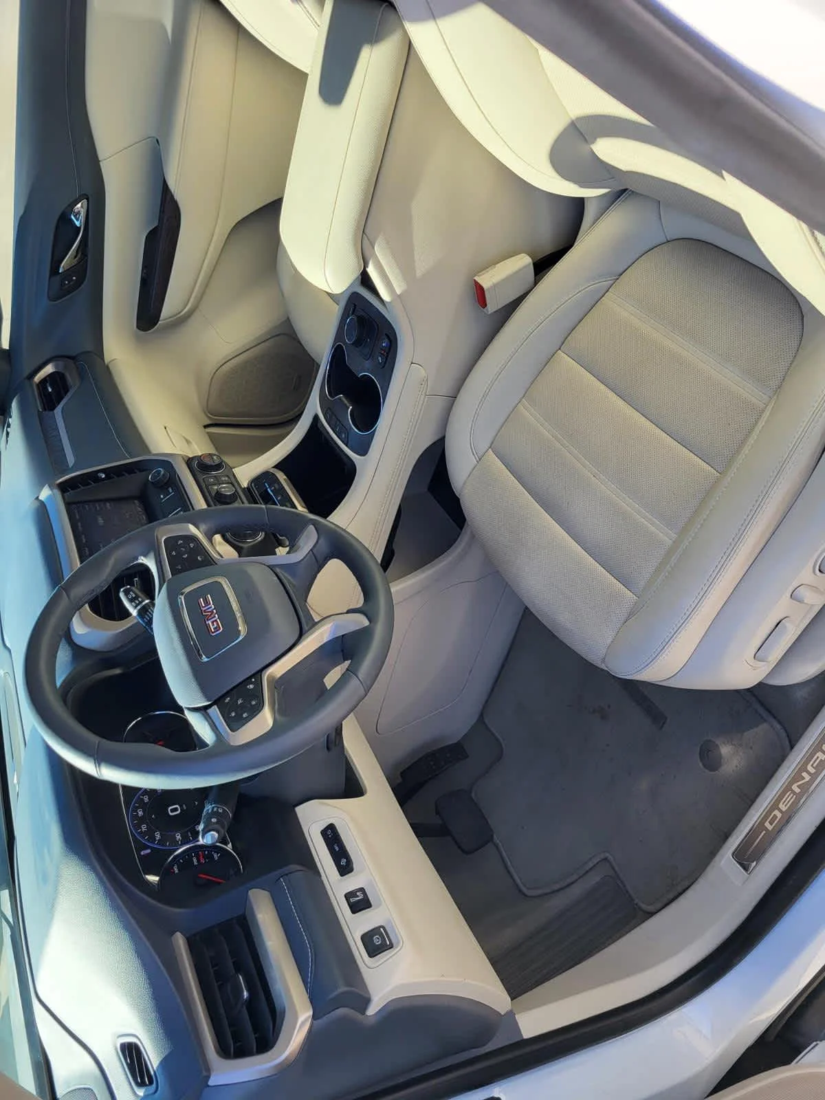 Used 2023 Summit White GMC Denali image 15