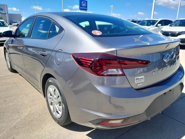 Used 2019 Gray Hyundai SE image 7