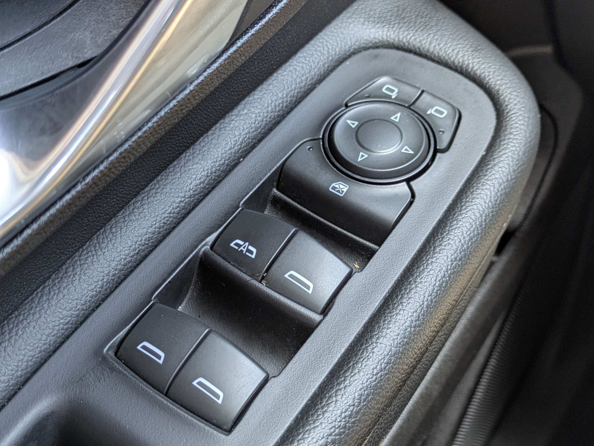 Used 2024 Summit White GMC SLE image 27