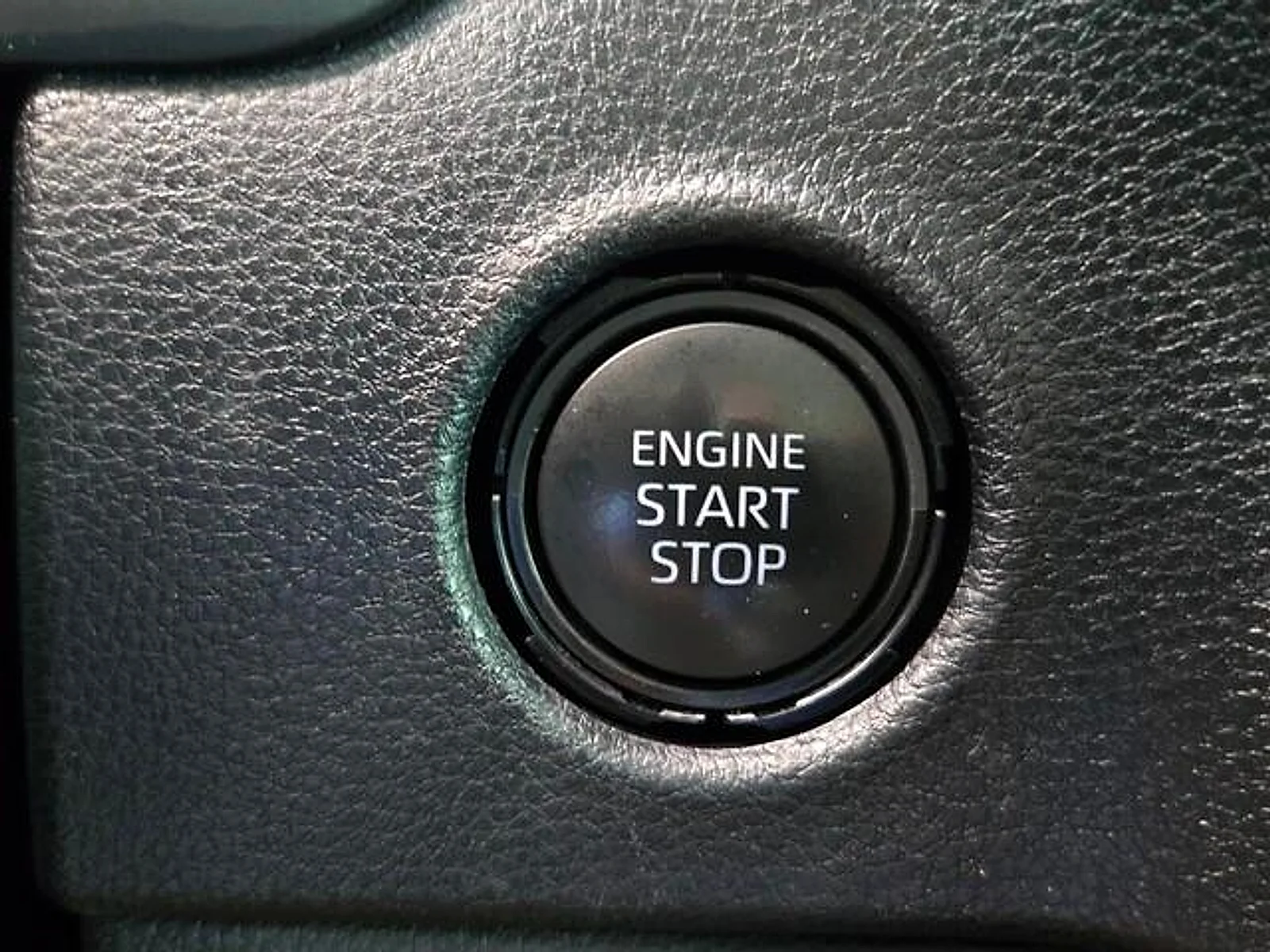 Used 2023  Toyota SR image 22
